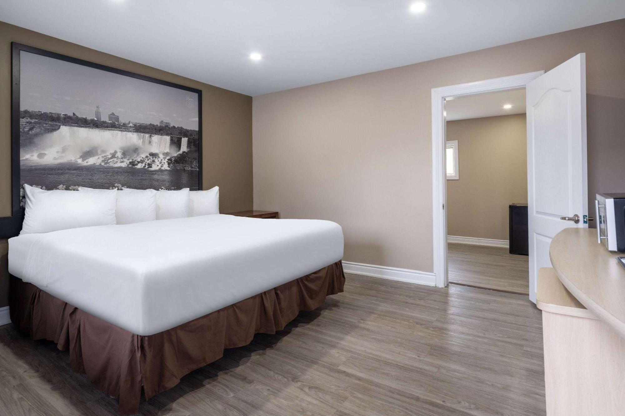 Super 8 By Wyndham Niagara Falls On Екстериор снимка