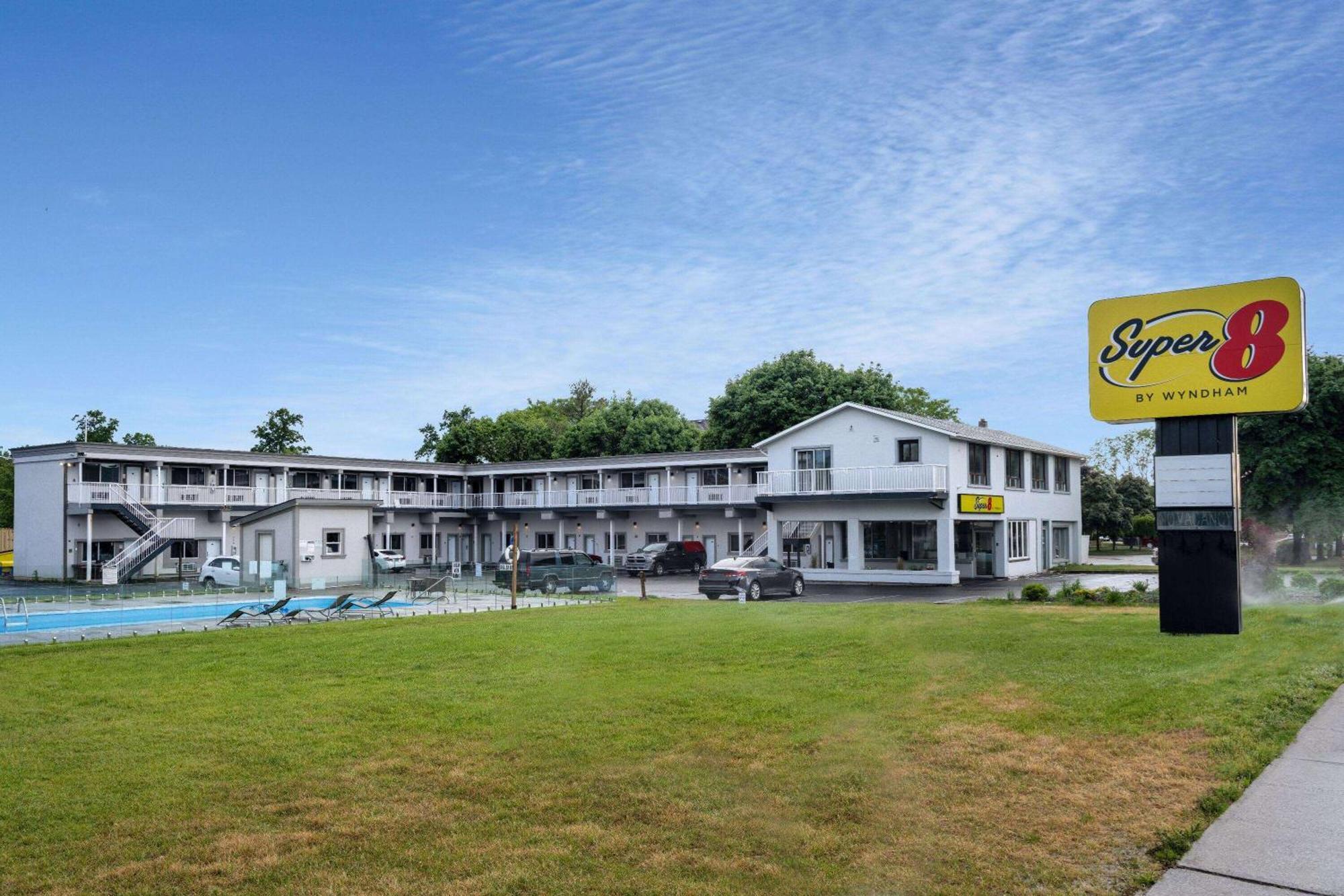 Super 8 By Wyndham Niagara Falls On Екстериор снимка